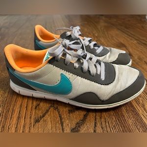 Nike Victorias NM shoe - Size 7.5